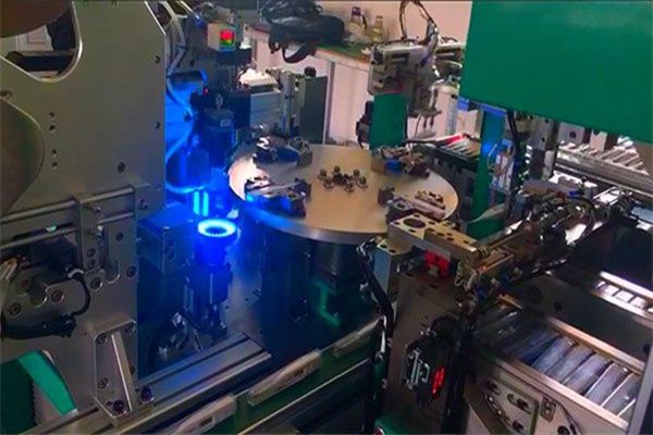 視覺引導(dǎo)溫度計貼標(biāo)