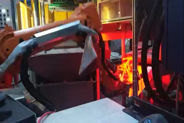 視覺(jué)引導(dǎo)機(jī)械手打磨筆記本外殼應(yīng)用