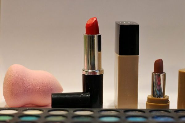 機器視覺的口紅生產(chǎn)應(yīng)用