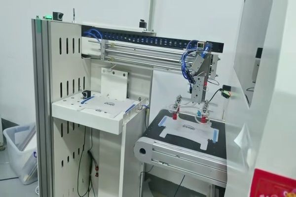 機(jī)器視覺的皮帶線貼藍(lán)膜應(yīng)用