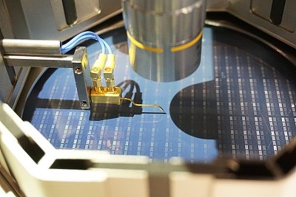 機(jī)器視覺(jué)如何實(shí)現(xiàn)晶圓探針臺(tái)的精準(zhǔn)定位