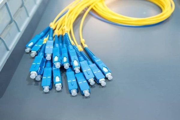 AI賦能光纖通信行業(yè)：自動光纖端面檢測設(shè)備，實現(xiàn)光纖端面缺陷高精度檢出